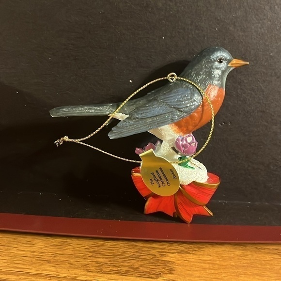 The Danberry mint Christmas ornament - robin - Picture 3 of 5